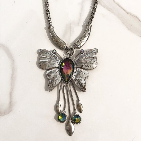 Halloween 🧙♀️ Vintage butterfly necklace with aurora borealis stones - Picture 1 of 4